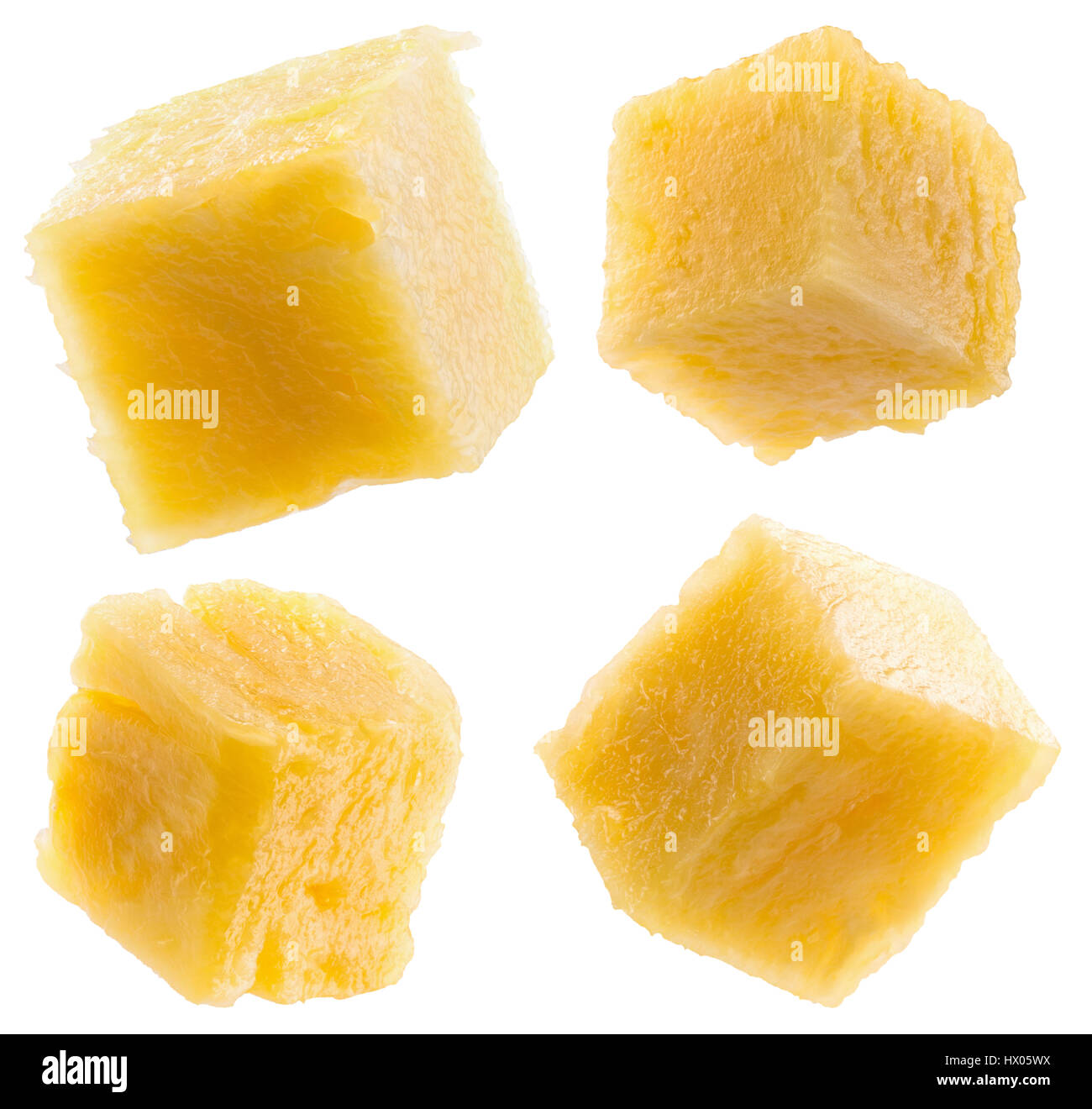 Tranches de cube d'ananas isolé sur le fond blanc. Banque D'Images