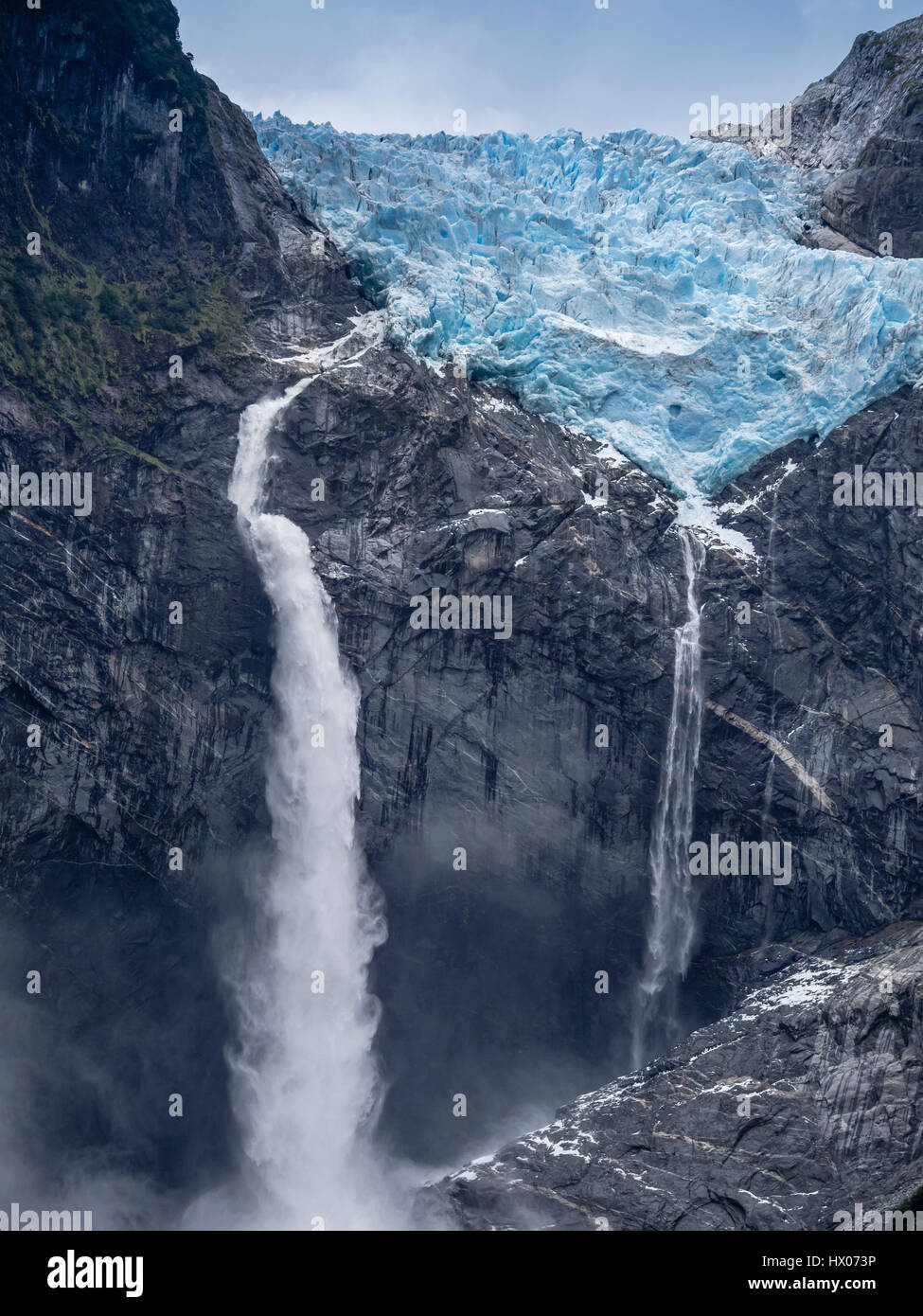 Glacier suspendu, Ventisquero Colgante, Quelat parc national près de Puyuhuapi, Patagonie, Chili Banque D'Images