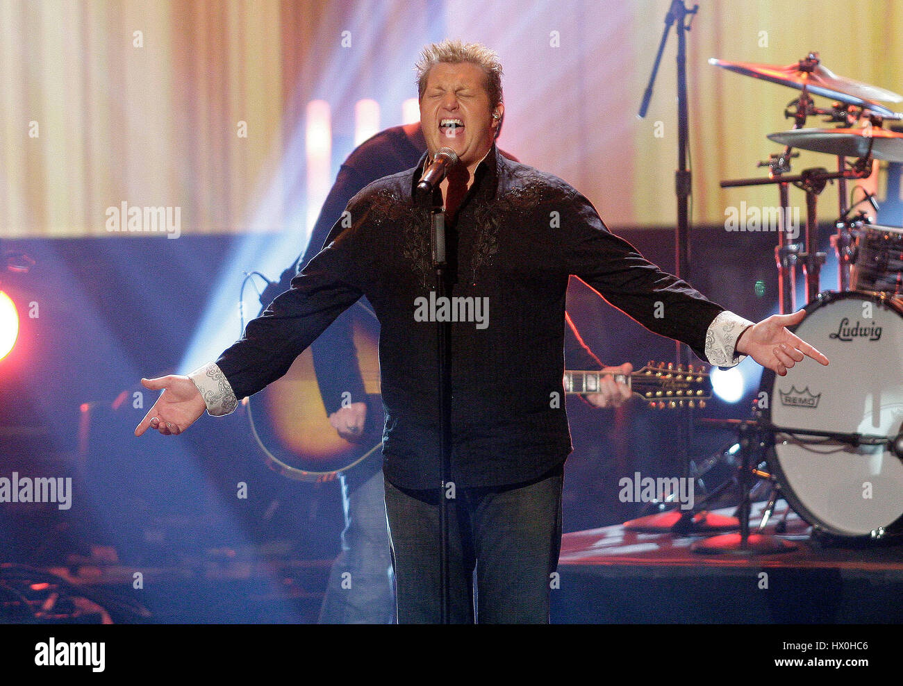 Chanteur Gary Levox de Rascal Flattts fonctionne à la 2007 American Music Awards au Nokia Theatre de Los Angeles le dimanche, Novembre 18, 2007. Crédit photo : Francis Specker Banque D'Images