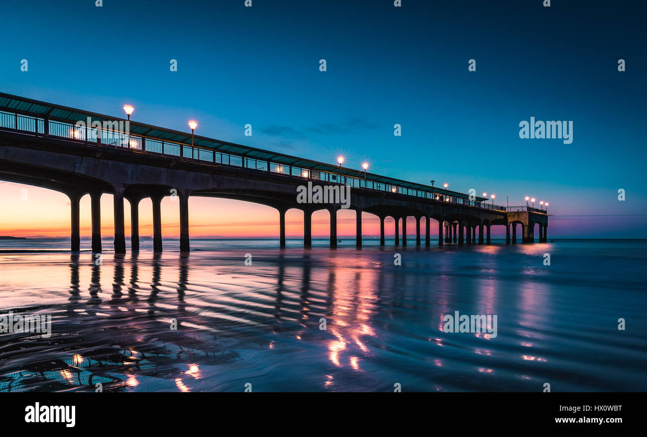 Lever du soleil sur la plage de Boscombe Bournemouth Banque D'Images