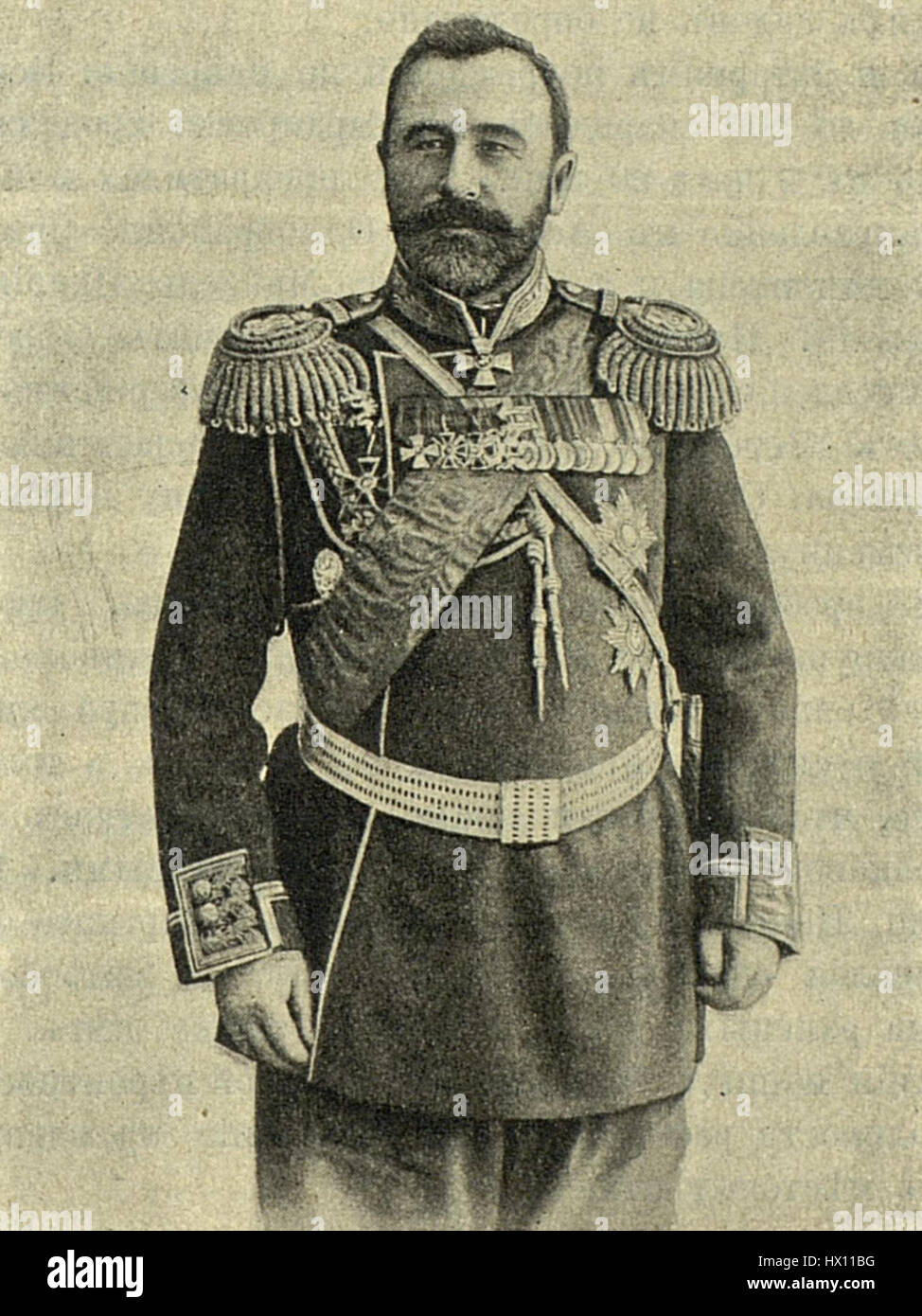 Le général Alexeï Kouropatkine était un chef militaire russe qui a joué un rôle important pendant la guerre russo-japonaise. Connu pour son commandement lors de la bataille de Mukden, son leadership reste un sujet d'analyse historique concernant les stratégies militaires russes. Banque D'Images