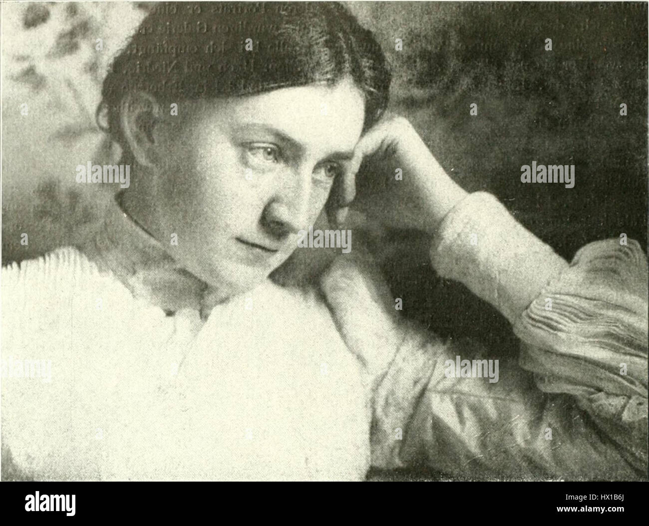 Frieda Hodapp était une actrice allemande active du début au milieu du XXe siècle. Connue pour ses rôles dans le cinéma allemand, elle est reconnue pour ses performances dramatiques au cinéma et au théâtre. Les contributions de Hodapp ont contribué à façonner le paysage culturel du divertissement allemand avant la seconde Guerre mondiale. Banque D'Images