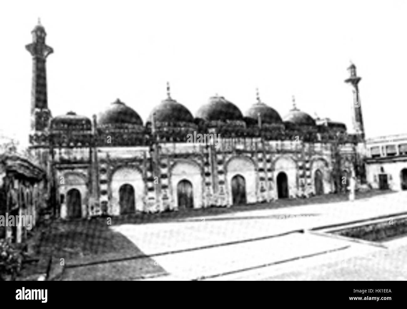 Chawk Masjid est une mosquée située au cœur du Vieux Dhaka, au Bangladesh, connue pour son importance historique et architecturale comme l'une des plus anciennes mosquées de la région. Banque D'Images Chawk Masjid est une mosquée située au cœur du Vieux Dhaka, au Bangladesh, connue pour son importance historique et architecturale comme l'une des plus anciennes mosquées de la région. Banque D'Images