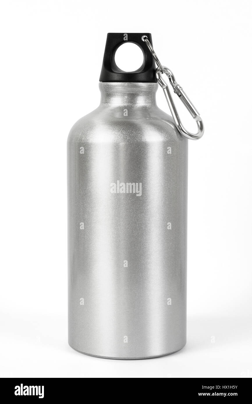 Bouteille d'eau métallique avec un mousqueton fixé sur la partie supérieure. Banque D'Images