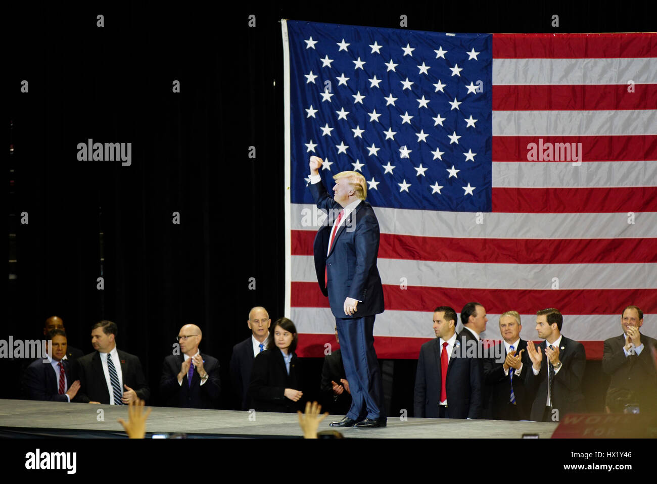 Le président Donald J. Trump arrive à un rassemblement à Louisville Exposition Center le 20 mars 2017 à Louisville, Kentucky. Banque D'Images