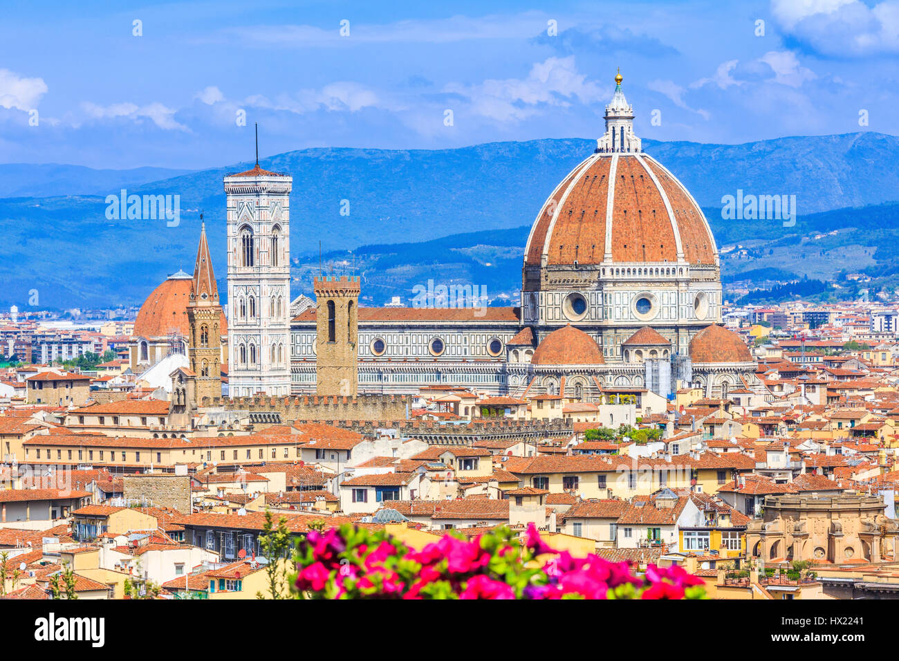 Florence, Italie. Vue sur la vieille ville depuis la Piazzale Michelangelo. Banque D'Images