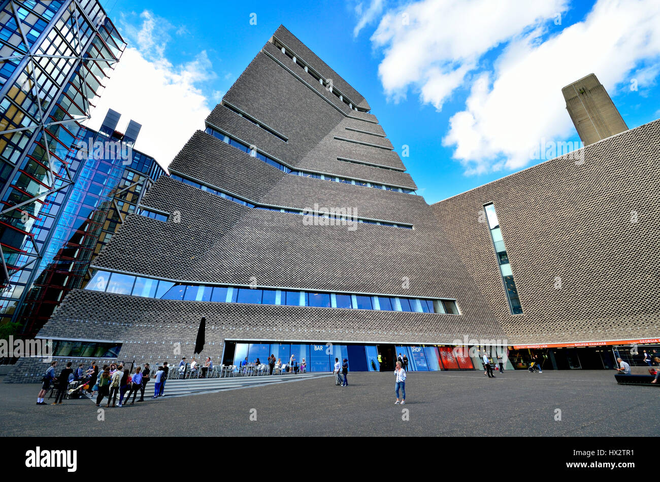 Londres, Angleterre, Royaume-Uni. Tate Modern art gallery - la nouvelle aile Pyramide Tower' (2016) Banque D'Images