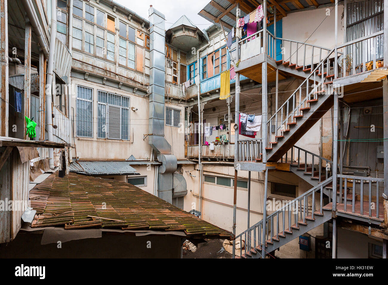 Maisons anciennes de l'époque soviétique dans la région de Tbilissi, Géorgie Banque D'Images