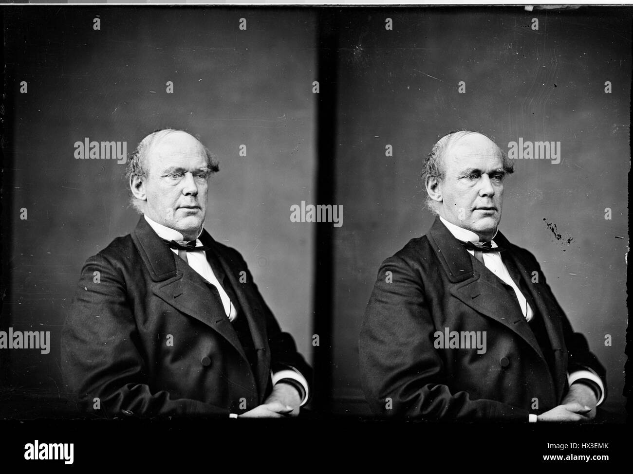 Portrait de demi-longueur assis l'ancien juge en chef Salmon P. Chase, 1863. L'image de courtoisie des Archives nationales. Banque D'Images