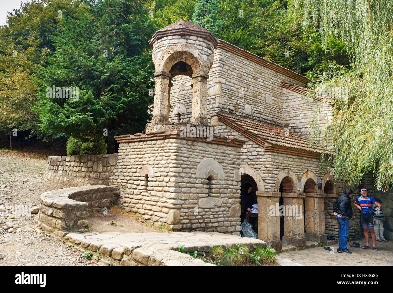 Sighnaghi, Géorgie - envoyé 16, 2016 : Chapelle Saint Zabulon et St. Sosana et chambre du printemps à St Nino Monastère de Saint Nino à Bodbe. Cathédrale a été co Banque D'Images