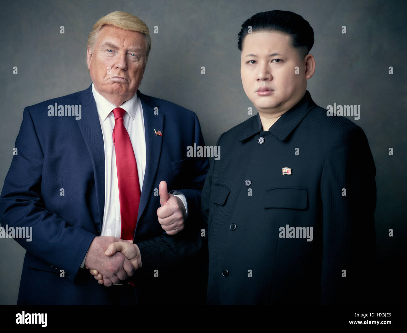 Le président Donald Trump et sosie dirigeant suprême de la Corée du Nord Kim Jong-Un shoot portrait sosie. Une histoire d'amour improbable de deux dictateurs. Banque D'Images