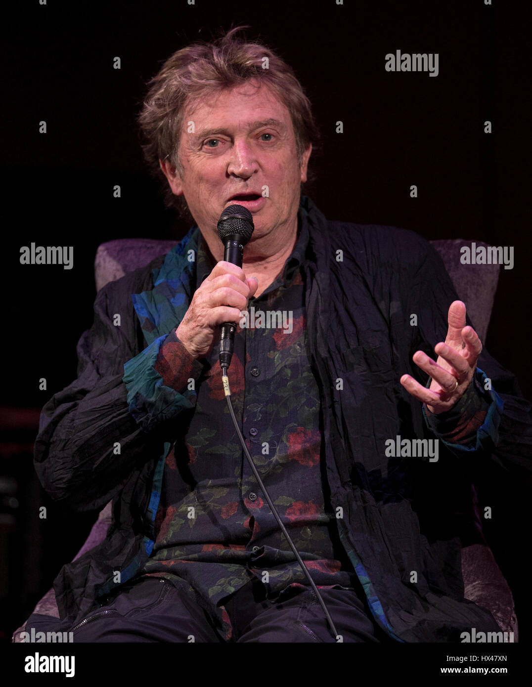 Los Angeles, Californie, USA. 24Th Mar, 2017. ANDY SUMMERS parle de sa carrière dans la musique, son nouvel album solo "Triboluminescence" et effectue une courte série au GRAMMY Museum Crédit : Brian Cahn/ZUMA/Alamy Fil Live News Banque D'Images