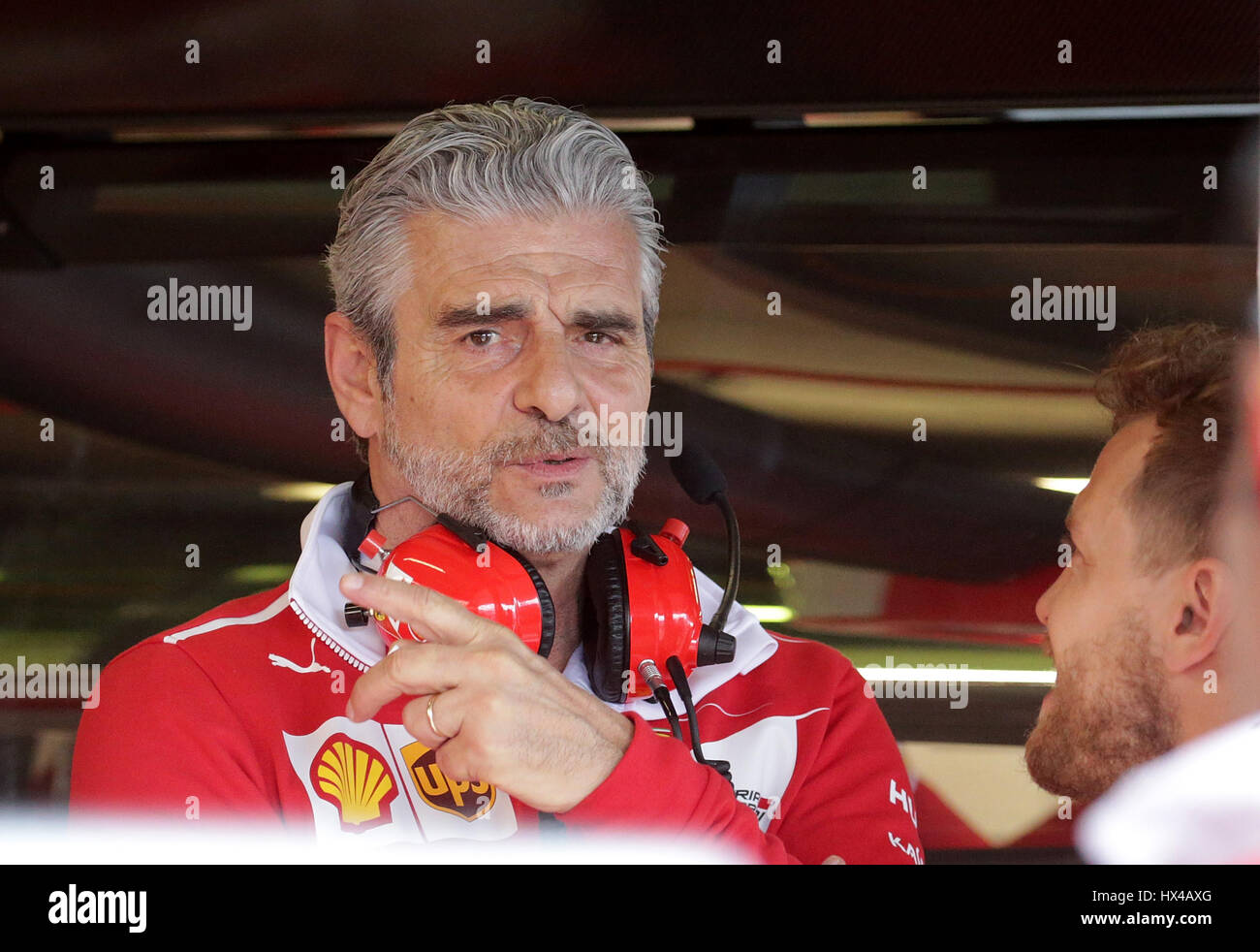 24.03.2017, Albert Park, Melbourne, Rolex de Formule 1 Grand Prix d'Australie, 23. 26.03.2017 - Sebastian Vettel (GER# 5), la Scuderia Ferrari unterhält sich in der fort mit Maurizio Arrivabene (Scuderia Ferrari) Photo : Cronos/Hasan Bratic Banque D'Images