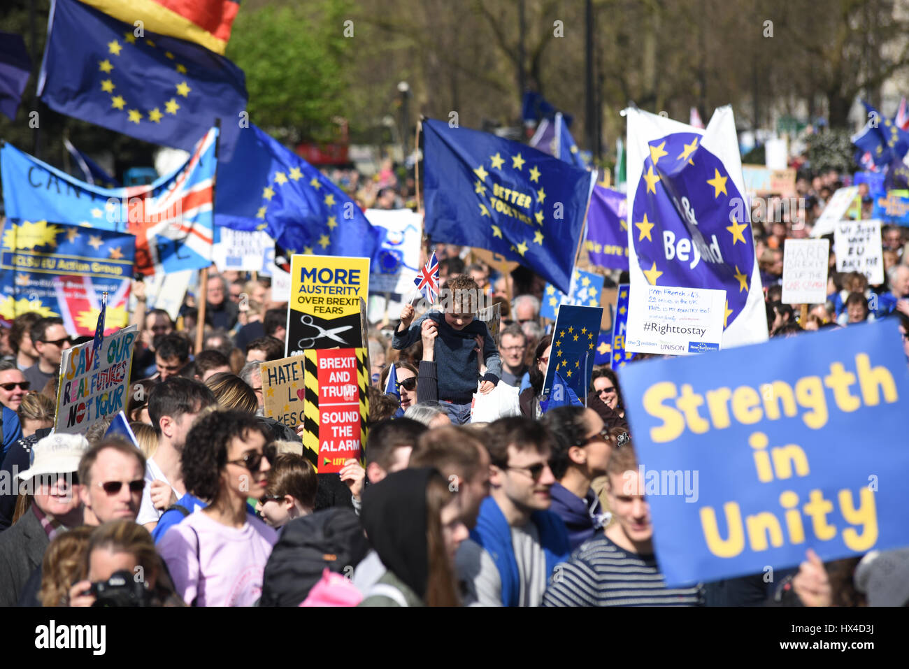 Une marche a eu lieu à Londres pour manifester contre le "Brexit" et l'article 50 - le retrait du Royaume-Uni de l'Union européenne Banque D'Images