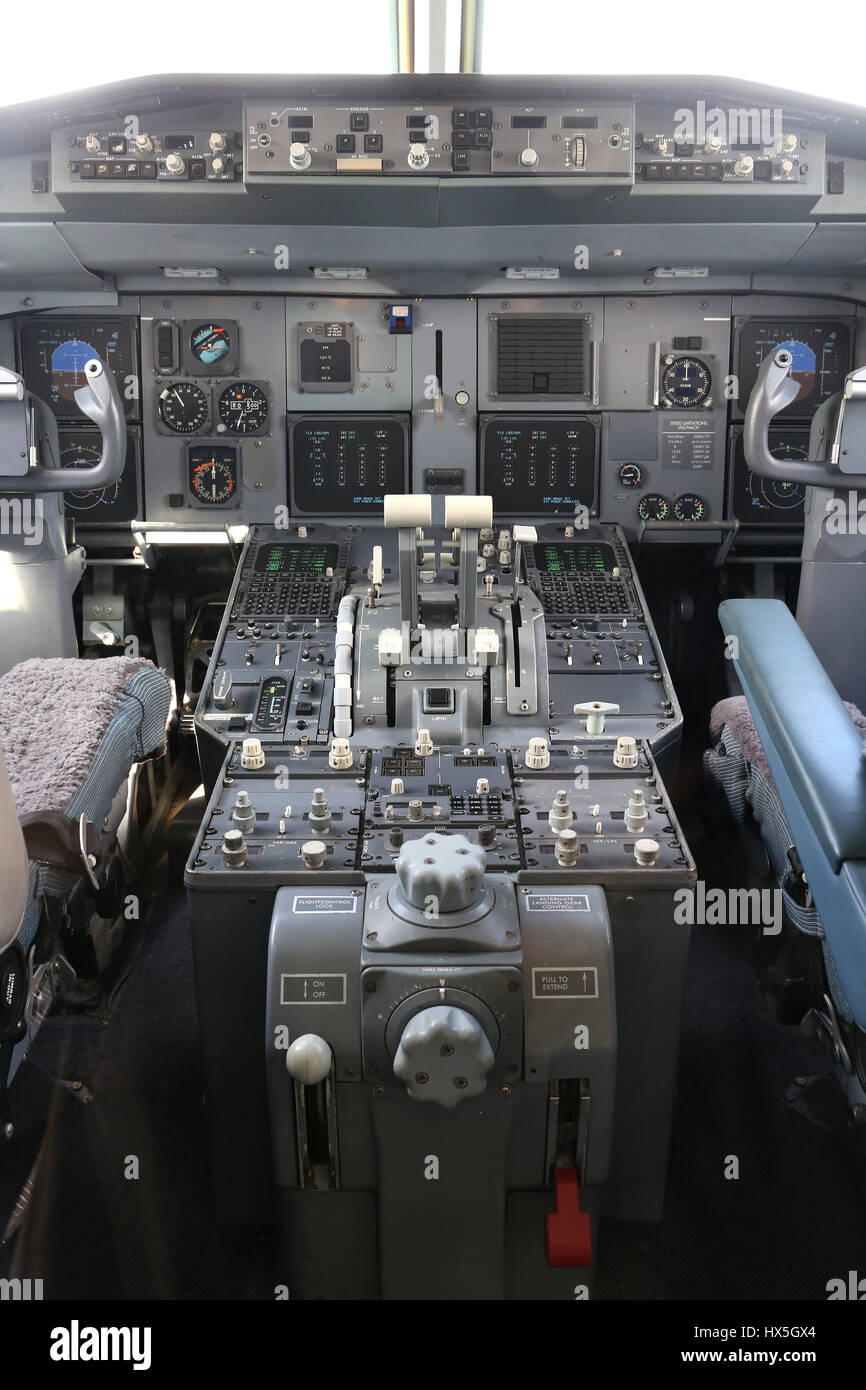 Cockpit d'un avion bimoteur twin Banque D'Images