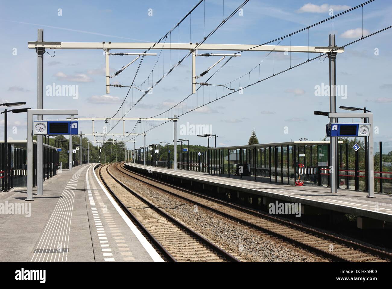 Plate-forme d'une modernisation de la gare ferroviaire Banque D'Images