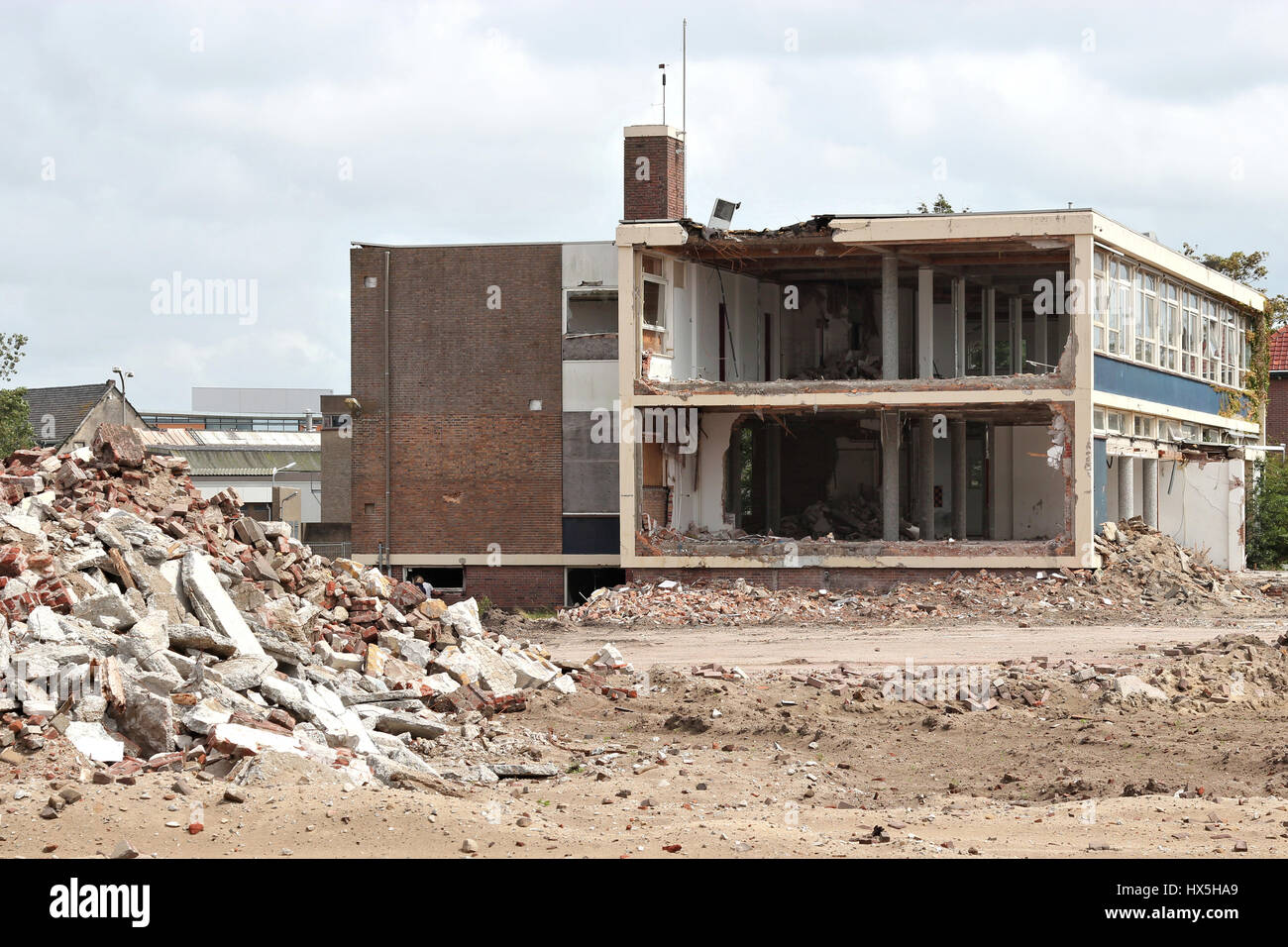 Deux étages du bâtiment en démolition Banque D'Images