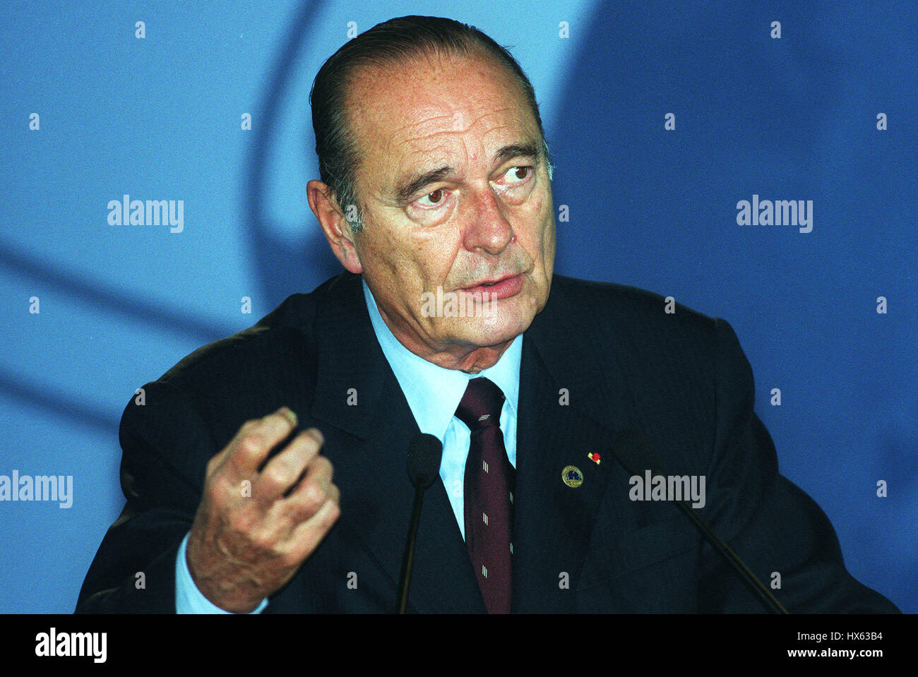 JACQUES CHIRAC PRÉSIDENT DE LA RÉPUBLIQUE FRANÇAISE 23 juillet 2001 SOMMET DU G8 de Gênes Italie Banque D'Images