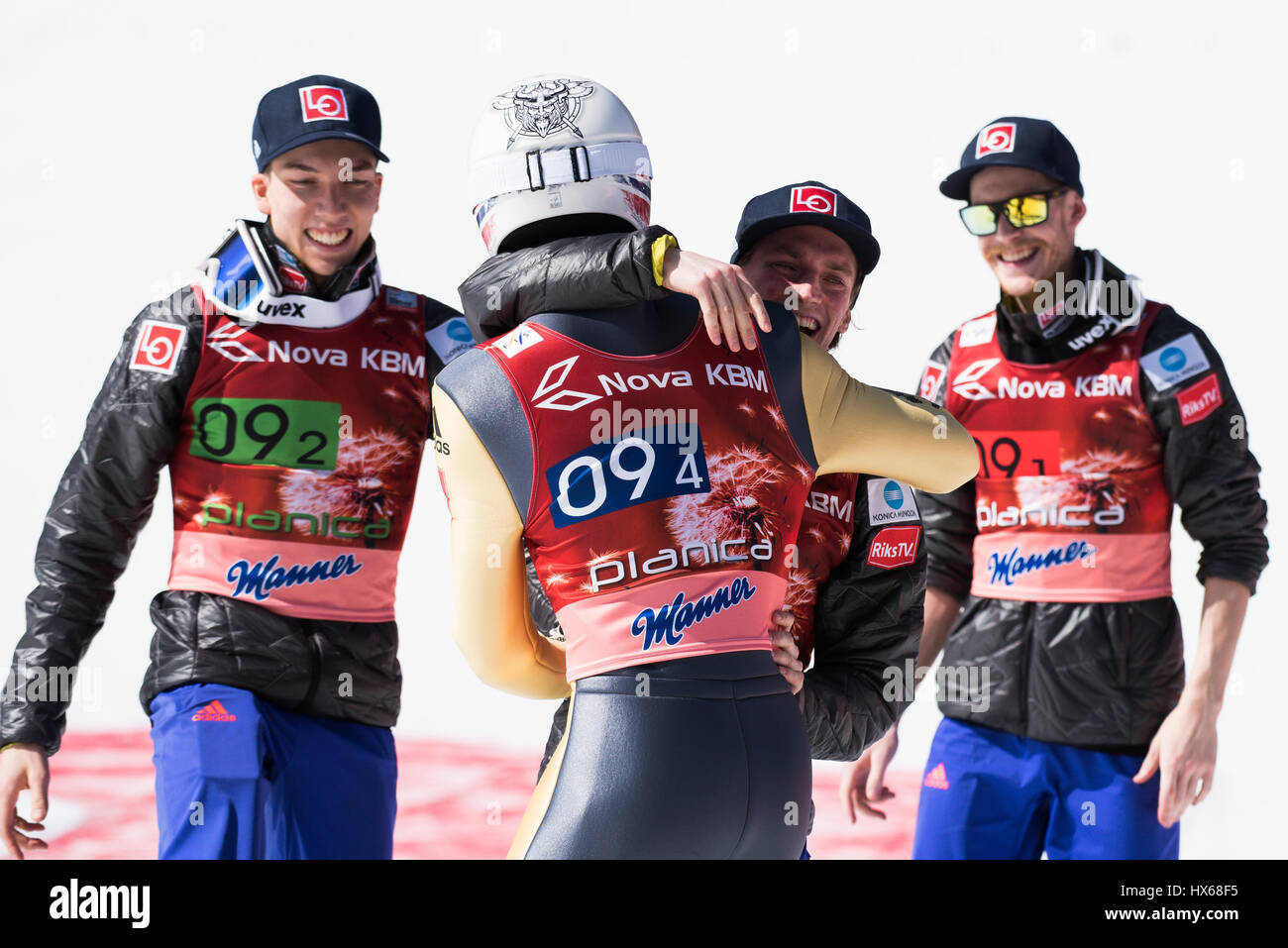 Andreas Stjernen de Norvège et ses coéquipiers de l'équipe au cours de la SIF celebarting Planica finales de la Coupe du monde de saut à ski sur le 25 mars 2017 à Planica, en Slovénie. (Photo de Rok Rakun / Pacific Press) Banque D'Images