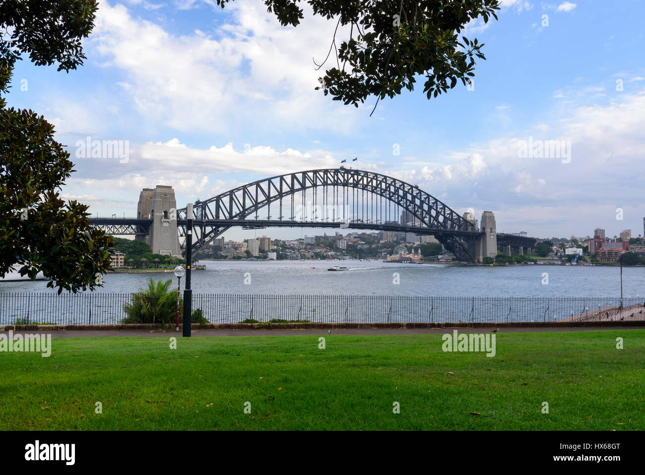 Sydney Harbour Bridge pendant la journée Vue du Jardin Botanique Banque D'Images