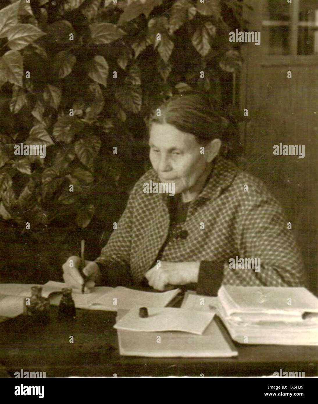 D09DD0B5D0B2D0B5D180D0bed0B2D181D0BAD0B0D18F D092D0B0D180D0B2D0B0D180D0B0 D090D0BBD0bed0B8D0B7D0B8D0B5D0B2D0BDD0B0 1204 1953 D097D18BD180D18FD0BDD0bed0B2D181D0BA Banque D'Images D09DD0B5D0B2D0B5D180D0bed0B2D181D0BAD0B0D18F D092D0B0D180D0B2D0B0D180D0B0 D090D0BBD0bed0B8D0B7D0B8D0B5D0B2D0BDD0B0 1204 1953 D097D18BD180D18FD0BDD0bed0B2D181D0BA Banque D'Images