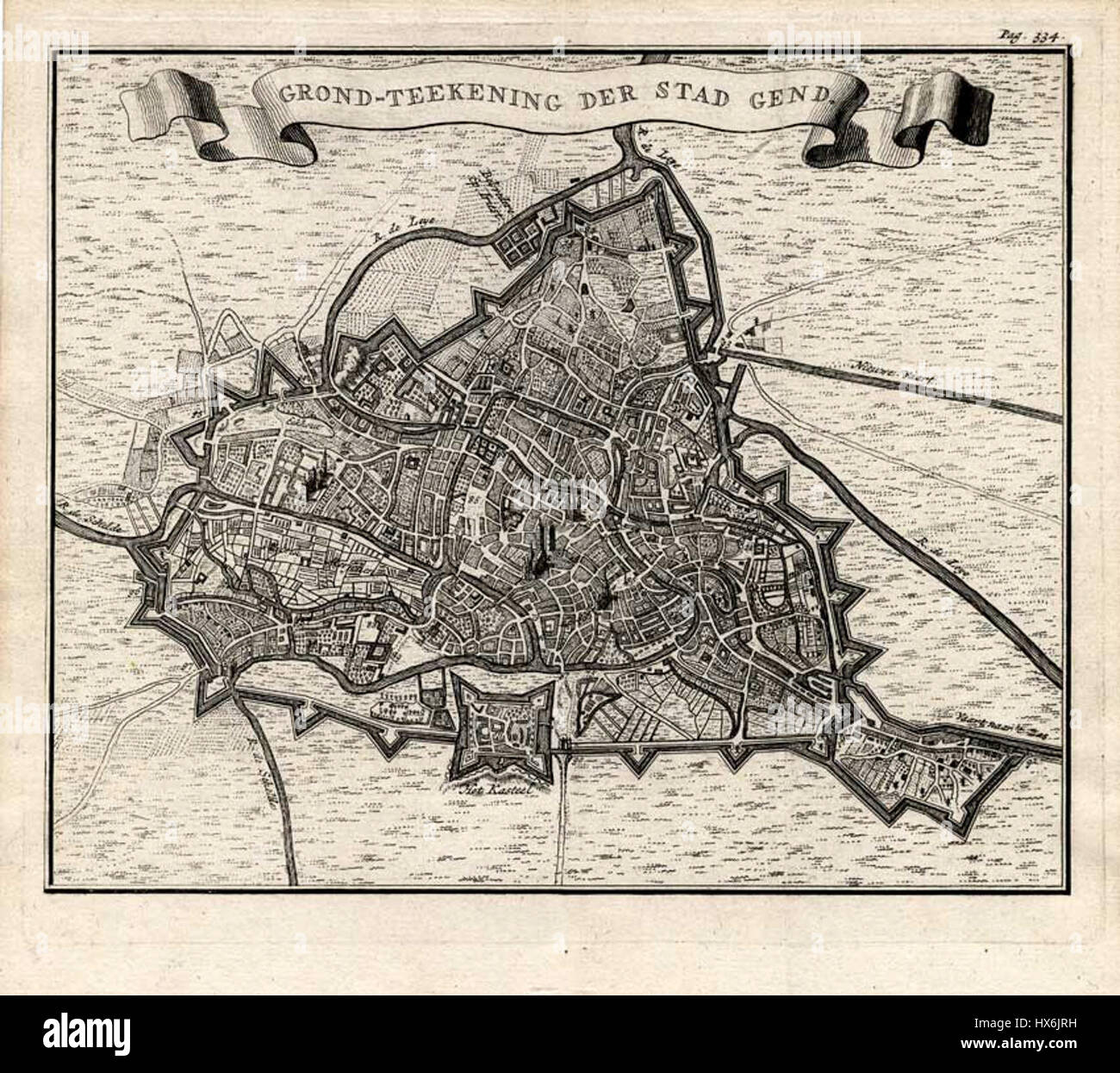 Cette carte de Gand, créée par Isaak Tirion et Guillaume de l'Isle, présente le tracé de la ville au XVIIIe siècle, mettant en évidence les principaux monuments et rues. Banque D'Images
