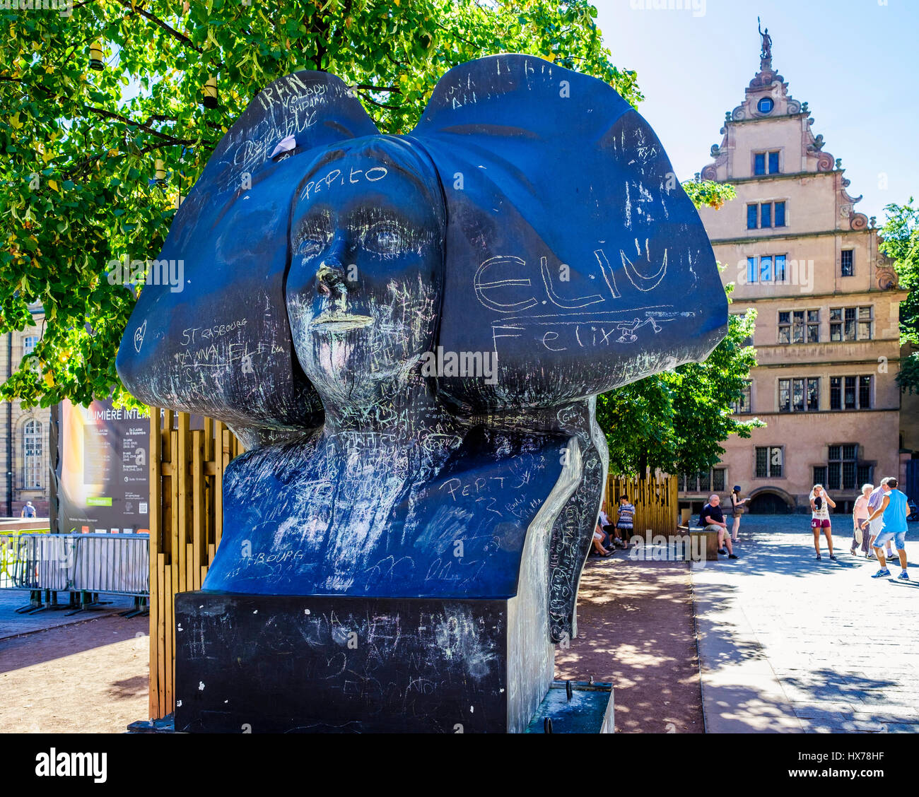 'Sculpture à la peinture ardoise à disposition du public pour les graffitis, Street Art, Strasbourg, Alsace, France Banque D'Images