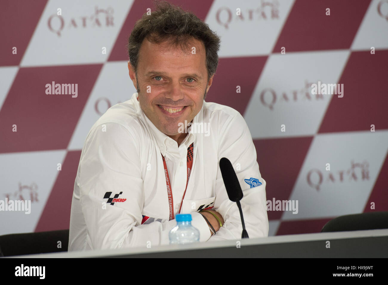 Le Circuit International de Losail, au Qatar. Mar 25, 2017. Loris Capirossi parle aux médias après les séances de qualification ont été cancelle en raison de conditions de piste à Losail Cirrcuit. Crédit : Tom Morgan/Alamy Live News Crédit : Tom Morgan/Alamy Live News Banque D'Images