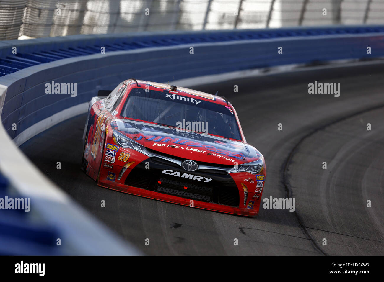 Fontana, California, USA. Mar 25, 2017. 25 mars 2017 - Fontana, California, USA : Erik Jones (20) pour les batailles au cours de la position de la série NASCAR à Eurosport France NXS 300 Auto Club Speedway à Fontana, en Californie. Crédit : Justin R. Noe Asp Inc/ASP/ZUMA/Alamy Fil Live News Banque D'Images