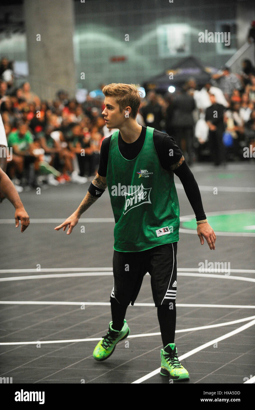 Justin Bieber chanteur assiste à la célébrité de l'image-objet jeu de basket-ball au cours de l'expérience au PARI 2014 A.L. Vivre le 28 juin 2014 à Los Angeles, Californie. Banque D'Images