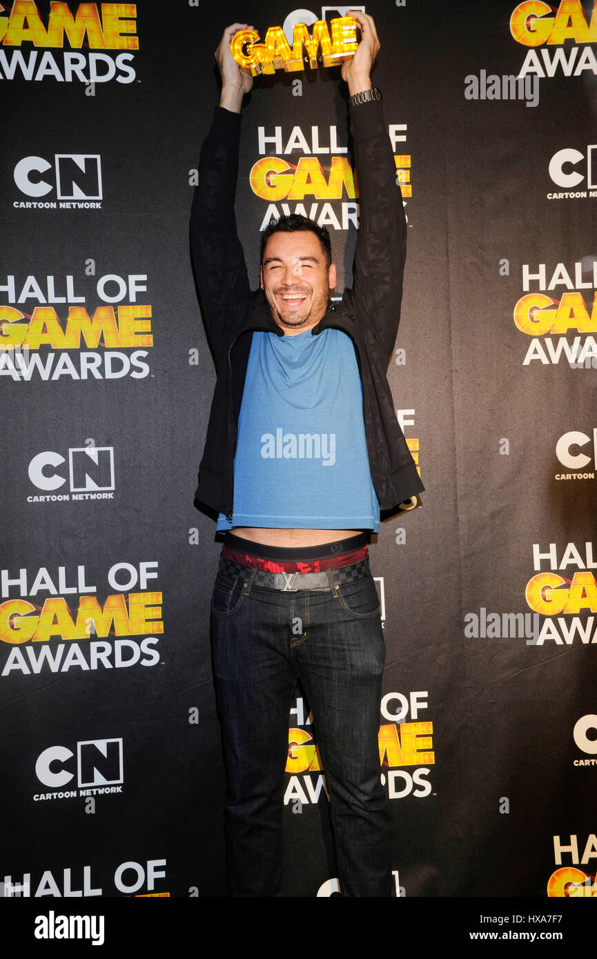 Joseph Fauria assiste à Cartoon Network's Hall of Game Awards press room Barker Hangar sur 15 février 2014 à Santa Monica, en Californie. Banque D'Images