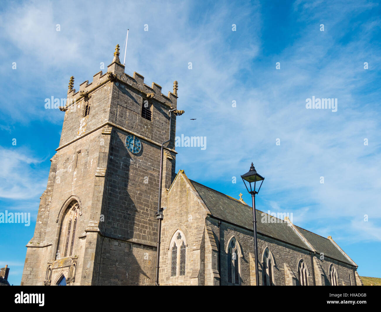 Historique L'église de St Edward's village Corfe Castle, château de Corfe, à l'île de Purbeck, Dorset, UK Banque D'Images