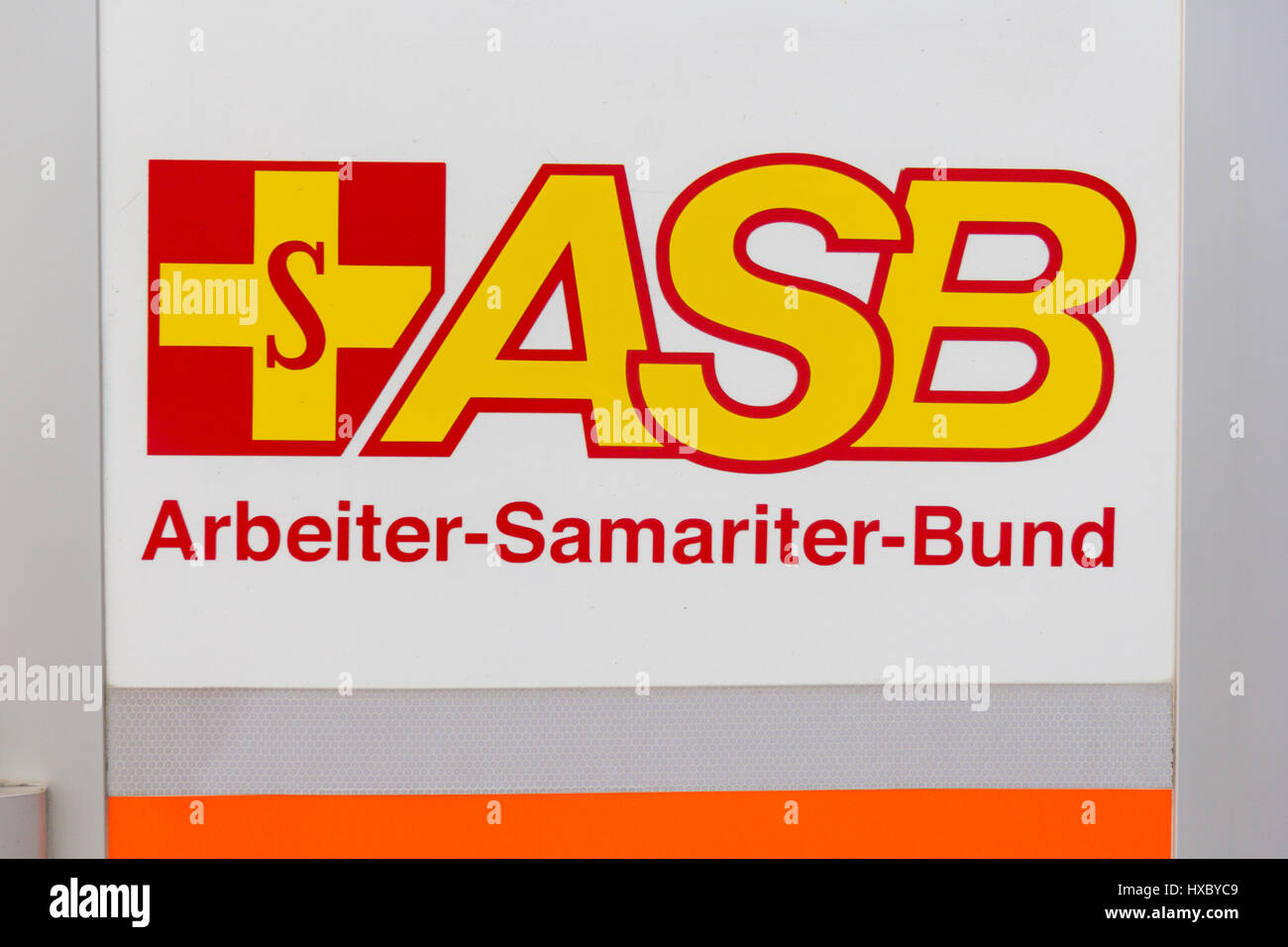 PEINE / ALLEMAGNE - 20 MARS 2017 : logo de l'agence d'aide allemande ASB ( Arbeiter Samariter Bund ) Banque D'Images