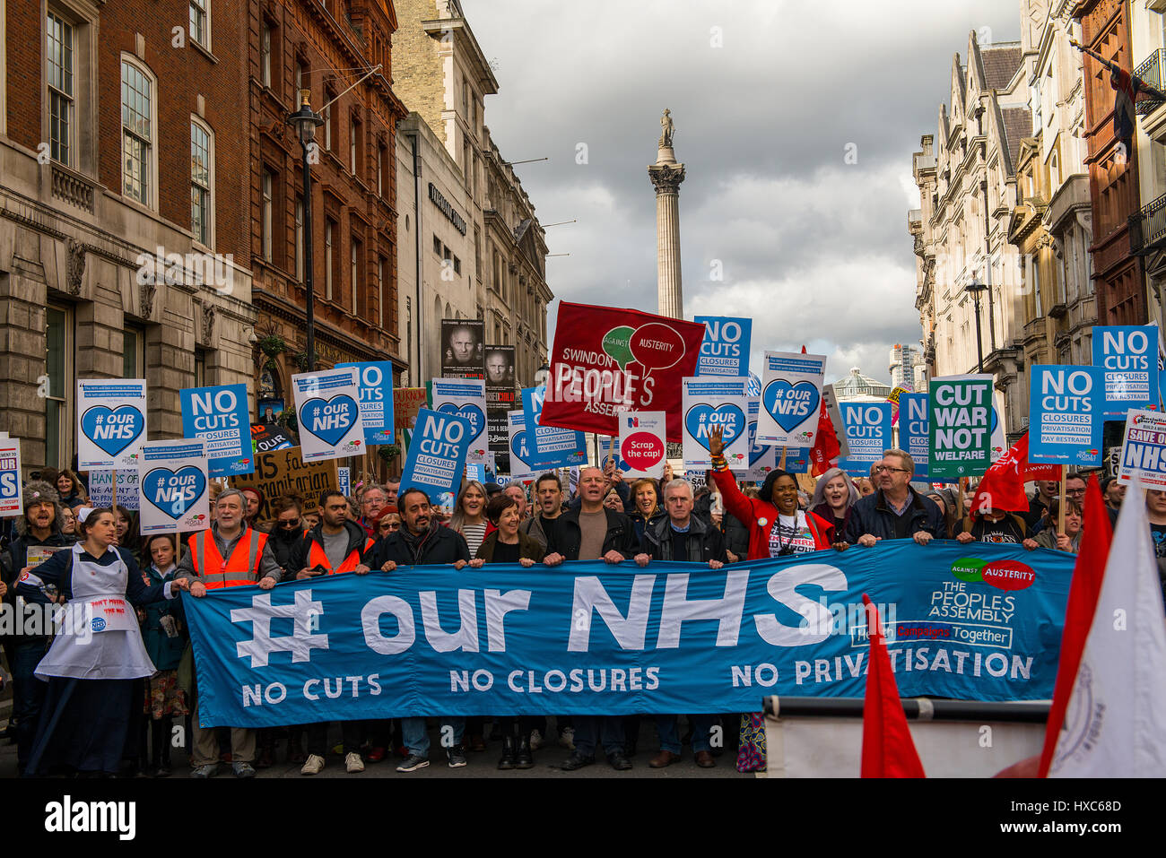 #  Notre rallye du NHS - Des milliers de gens pour la manifestation nationale à Londres, de défendre le NHS contre les compressions gouvernementales, les fermetures et la privatisation. Banque D'Images