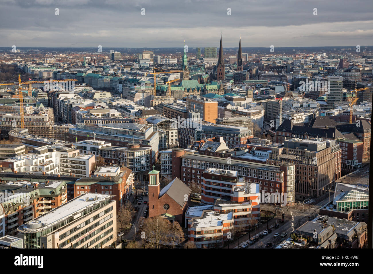 Hambourg (Allemagne) - Vue aérienne paysage urbain de la tour de saint'église Saint-Michel dans le quartier de Neustadt à Hambourg Banque D'Images