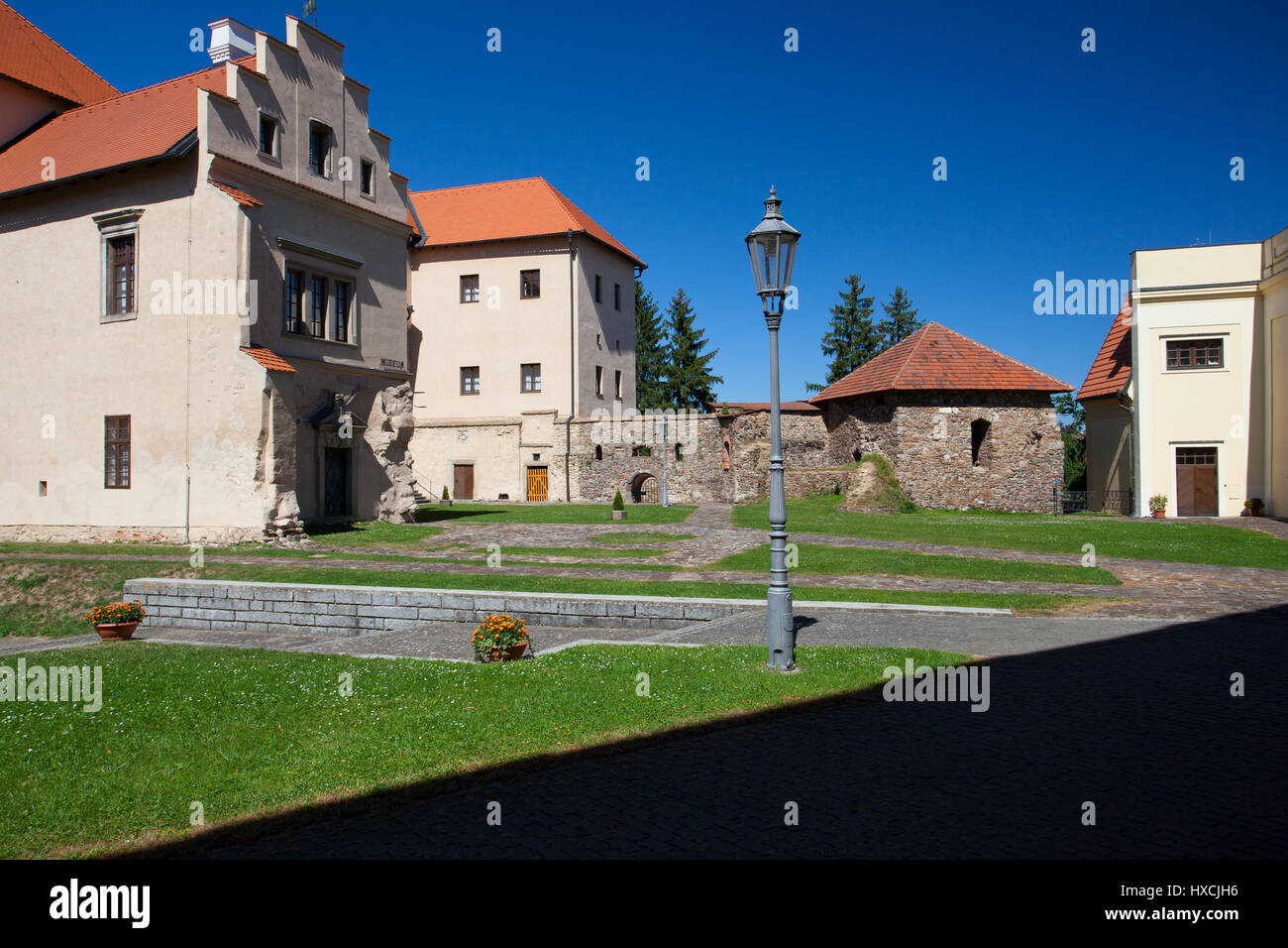 Polna, République tchèque - Août 31,2016 : Ancien château, Château et maintenant un musée de Polna. Polna est une ville historique dans la région de la Bohême de l'Est, le centre historique Banque D'Images