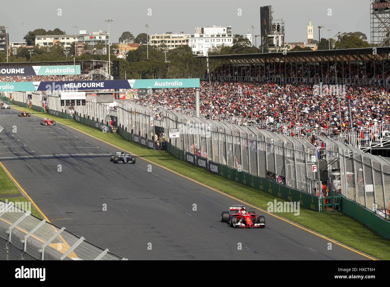 Melbourne, Australie. Mar 26, 2017. Sport Automobile : Championnat du Monde de Formule 1 de la FIA 2017, Grand Prix d'Australie, # 5 Sebastian Vettel (GER, Scuderia Ferrari), l'utilisation de crédit dans le monde entier | : dpa/Alamy Live News Banque D'Images