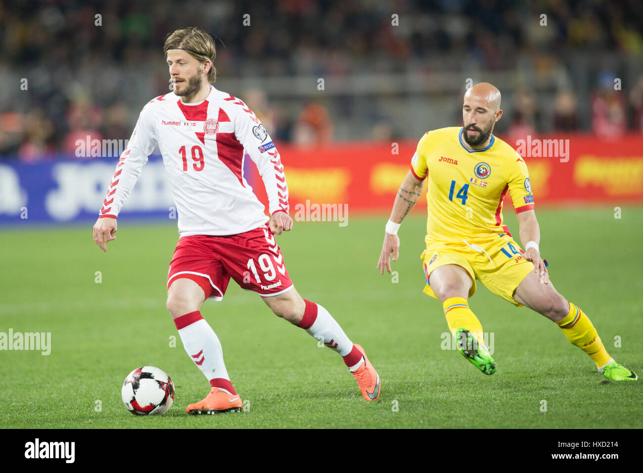 26 mars 2017 : Laase Coronio (19) Le Danemark et Iasmin Latovlevici (14) la Roumanie au cours de la campagne de qualification pour la Coupe du Monde 2018 match entre la Roumanie et le Danemark à Cluj Arena, Cluj Napoca, Roumanie ROU. Foto : Cronos/Manases Sandor Banque D'Images