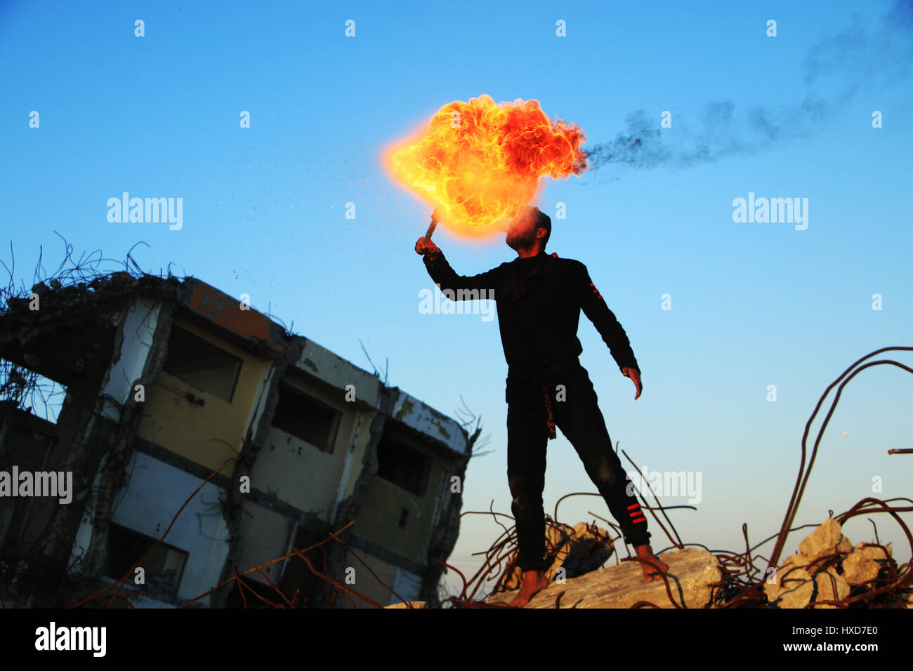 Les ninja sont une équipe de sport de Gaza, faire du sport entre les zones dévastées par Israël. @Thefreedom-93@hotmail.com Banque D'Images