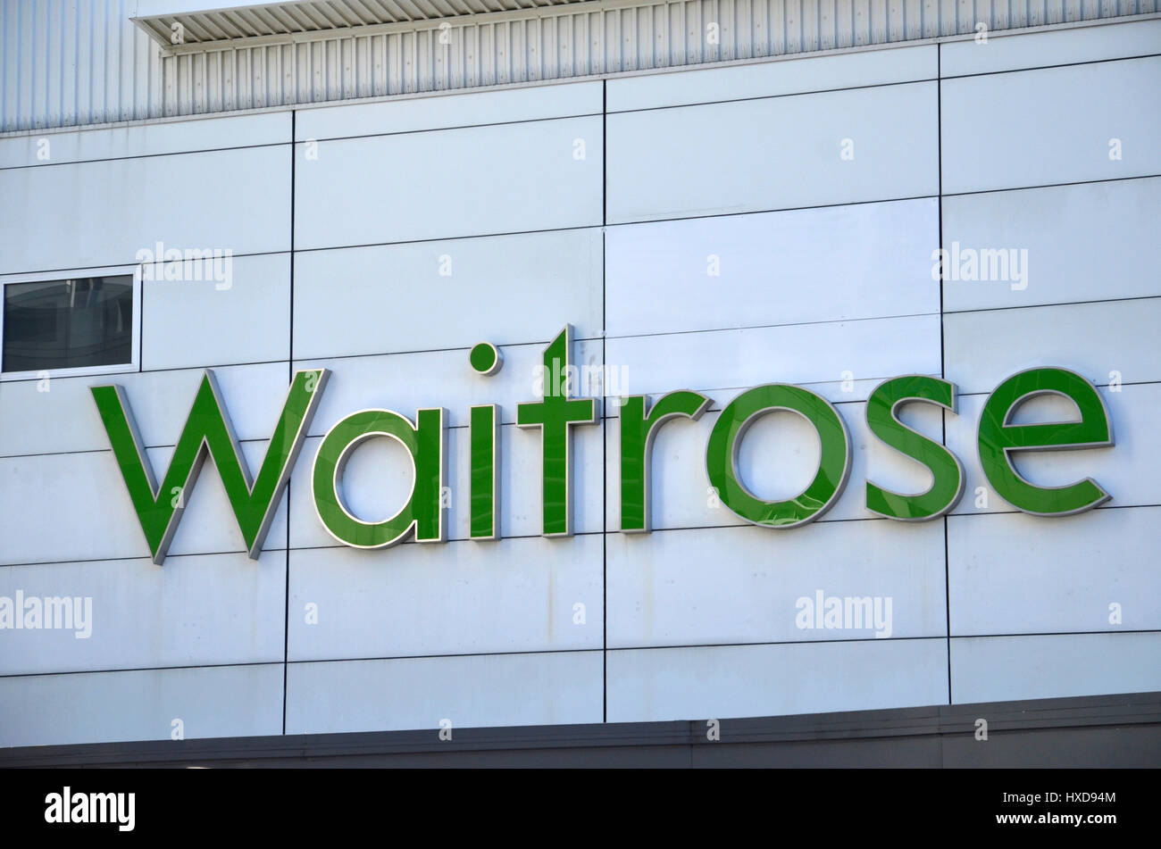 Un supermarché Waitrose signer à St Katherine Dock, London Banque D'Images