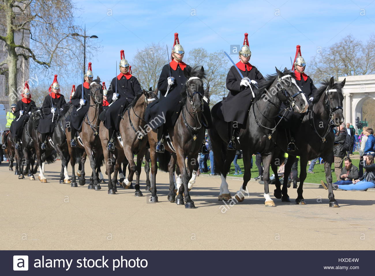 La Garde royale à cheval se déplaçant dans un aprk au centre de Londres le 25 mars 2017 Banque D'Images