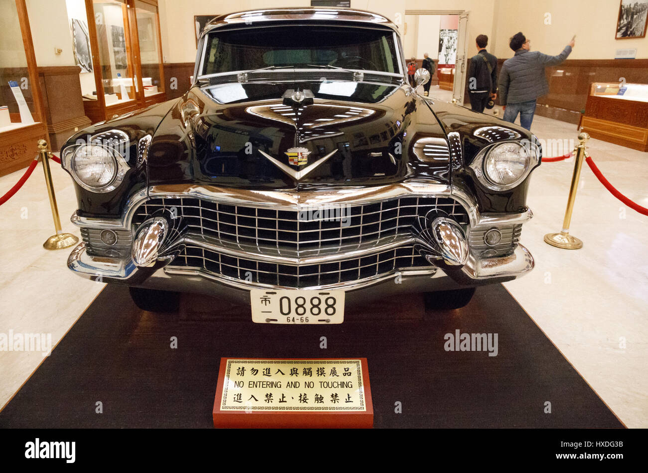 Utilisation éditoriale [seulement] TAIWAN, TAIPEI CITY : l'ancien président de la République de Chine Chiang Kai-shek's 1955 Cadillac Series 75 Banque D'Images
