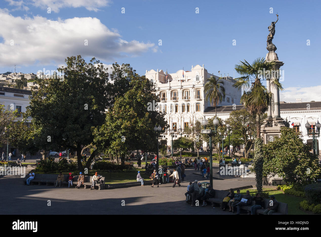 L'Equateur, Quito, Plaza Grande avec Monument de l'indépendance Banque D'Images