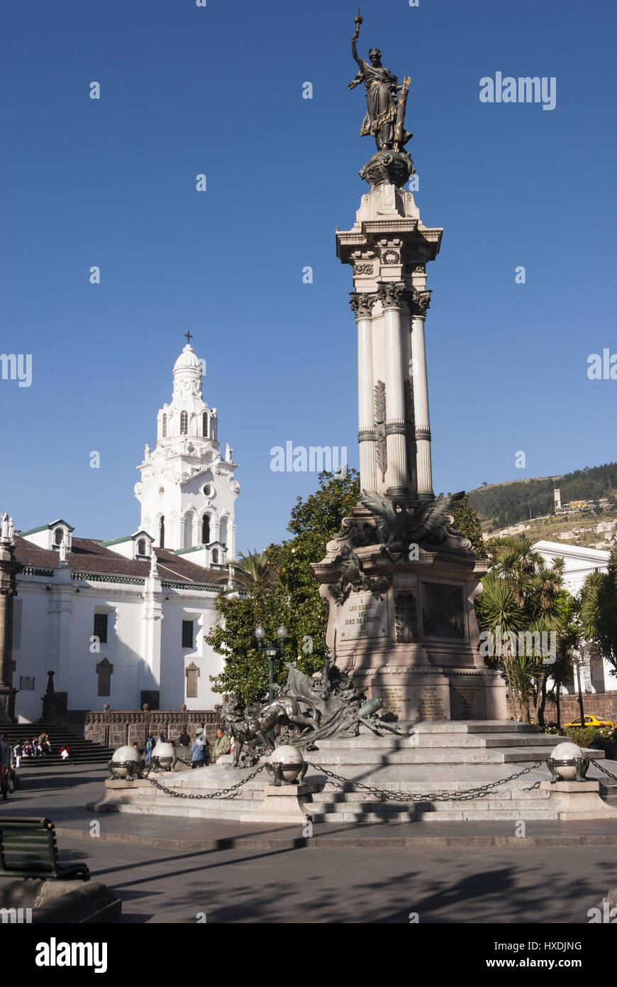L'Equateur, Quito, Plaza Grande avec Monument de l'indépendance Banque D'Images