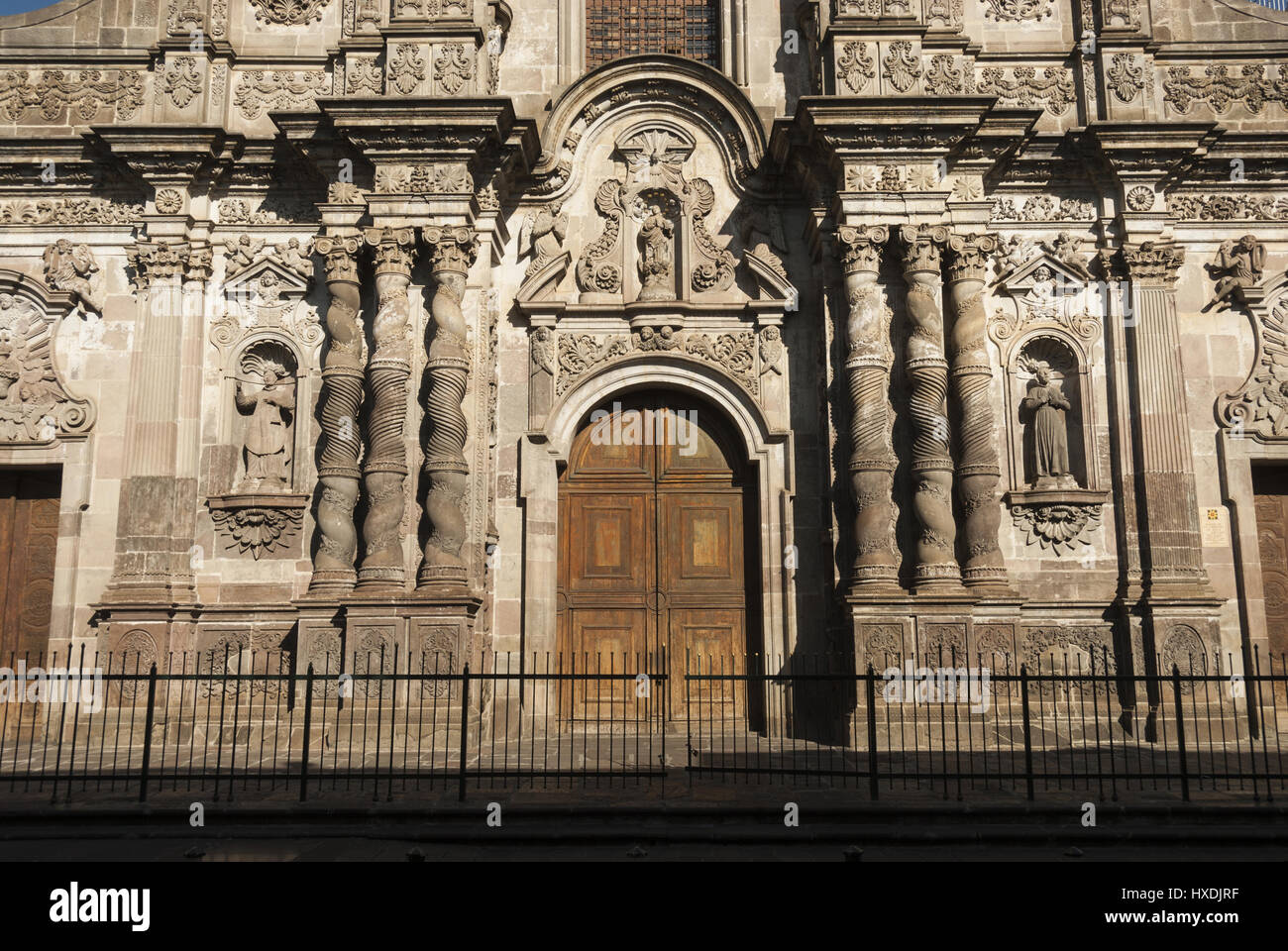 L'Equateur, Quito, Iglesia de la Compania de Jesus chuch, façade Banque D'Images