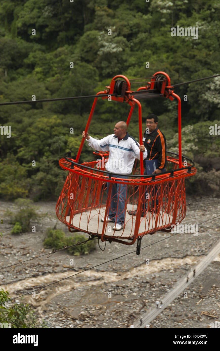 L'Équateur, le Canyon de la rivière Pastaza, cascade de Manto de la novia, tarabita cable car Banque D'Images