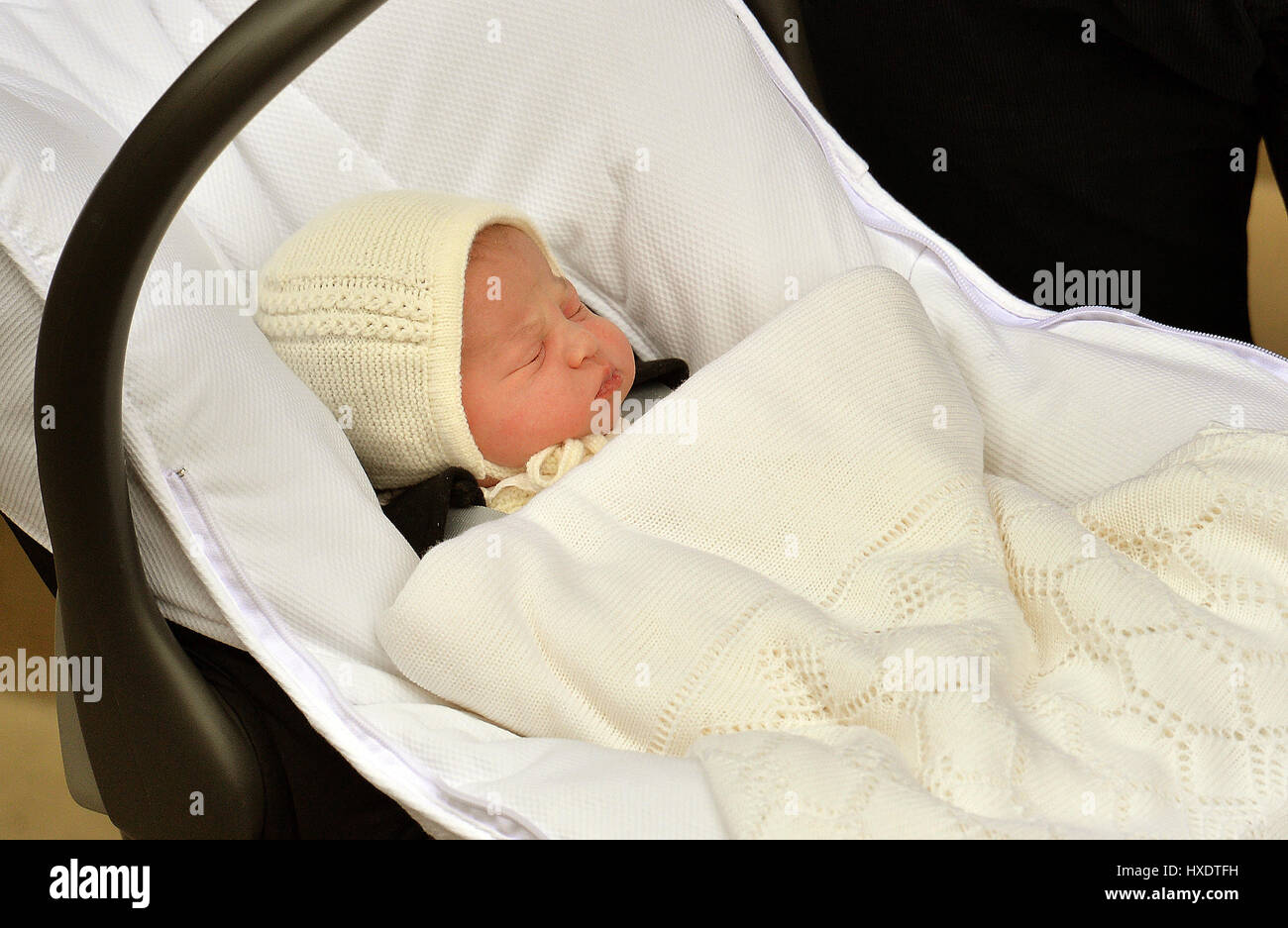 Son Altesse Royale la princesse Charlotte DE CAMBRIDGE NOMMÉ CHARLOTTE ELIZABETH DIANA PRINCESS CHARLOTTE 02 mai 2015 LINDO WING ST MARY'S HOSPITAL Banque D'Images