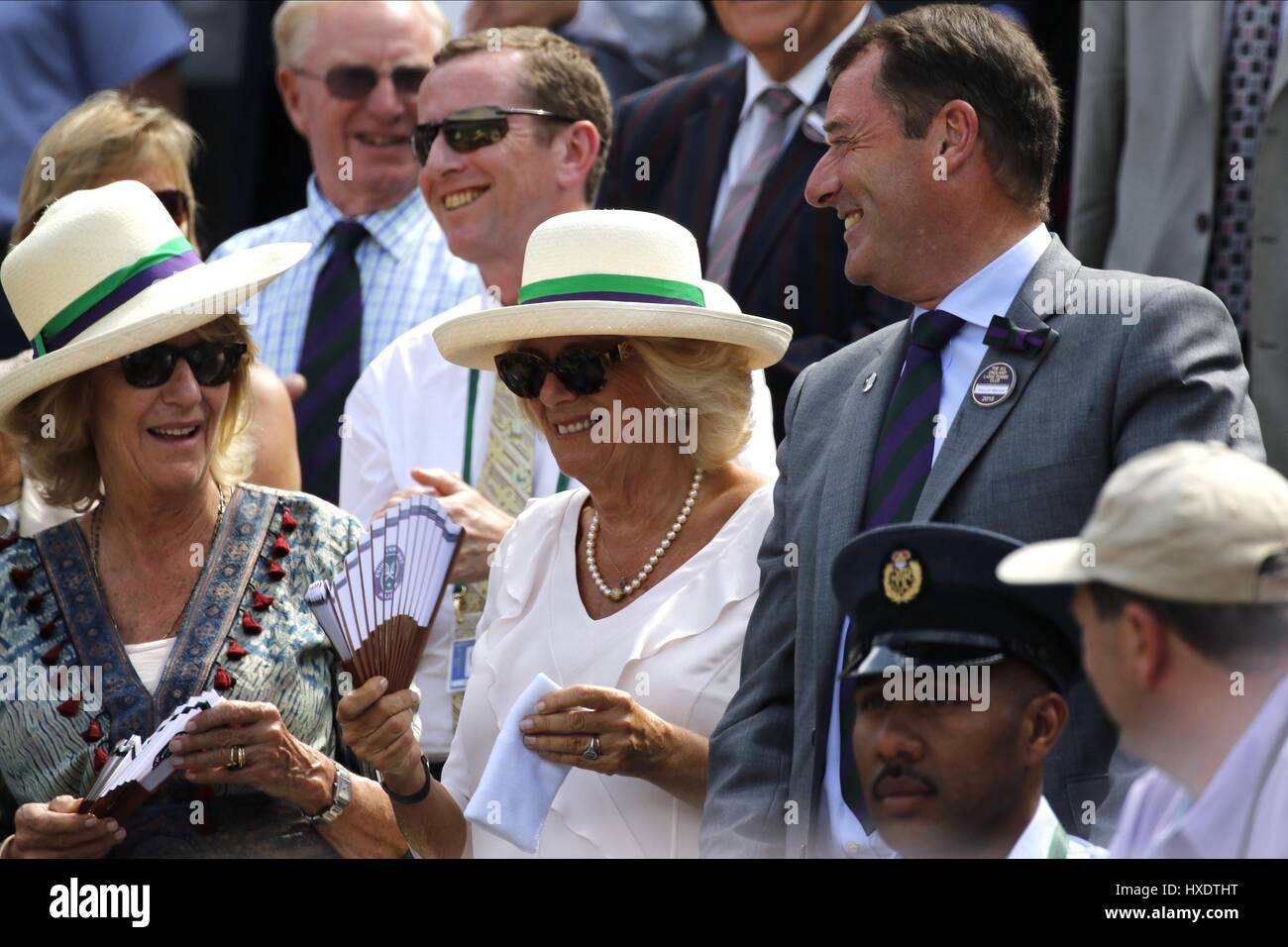 CAMILLA duchesse de Cornouailles & PHILIP BROOK le tournoi de Wimbledon Wimbledon 2015 Juillet 2002 Londres Angleterre Banque D'Images