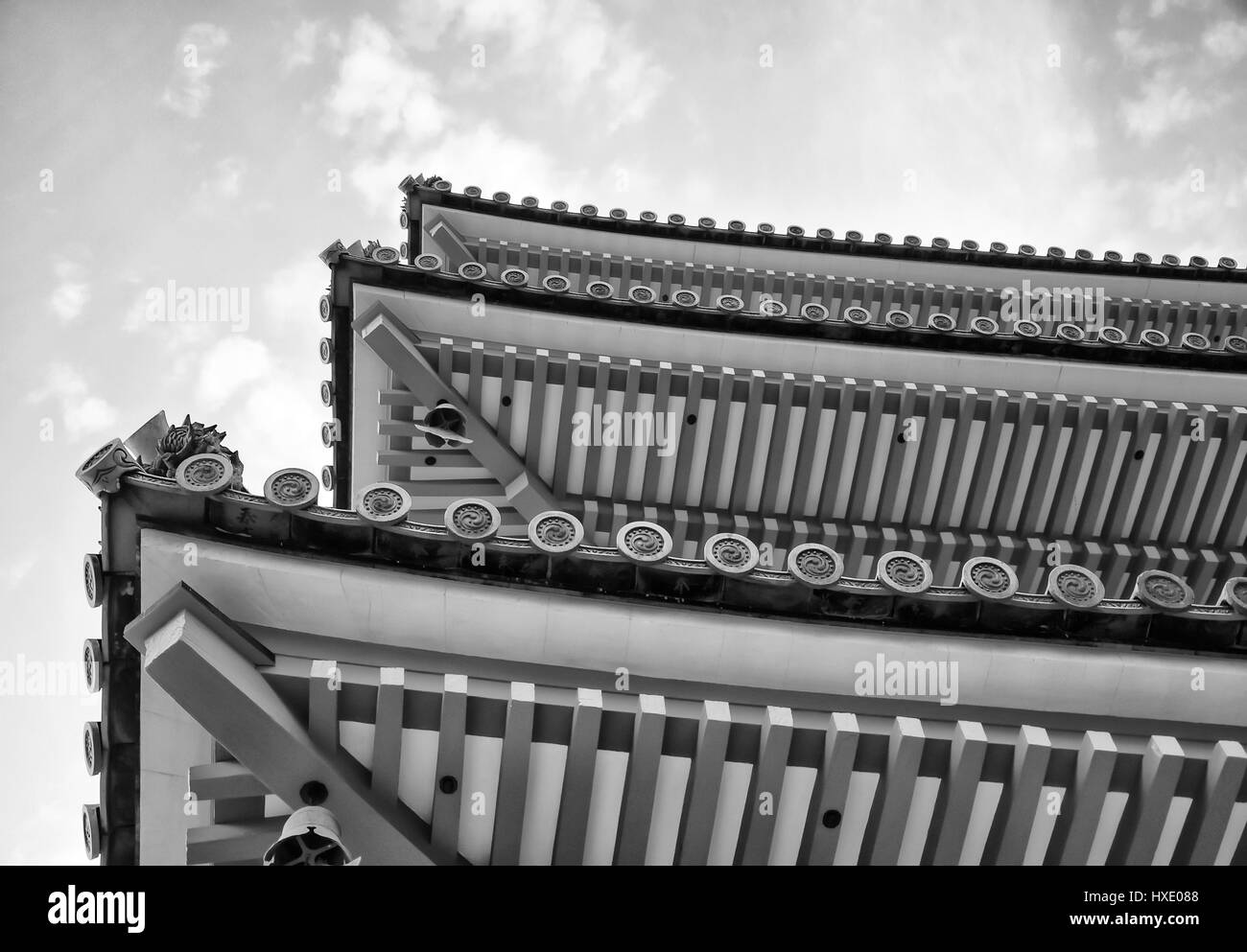 Belle architecture dans le Temple Kiyomizu-dera Kyoto, Japon (noir et blanc). Banque D'Images