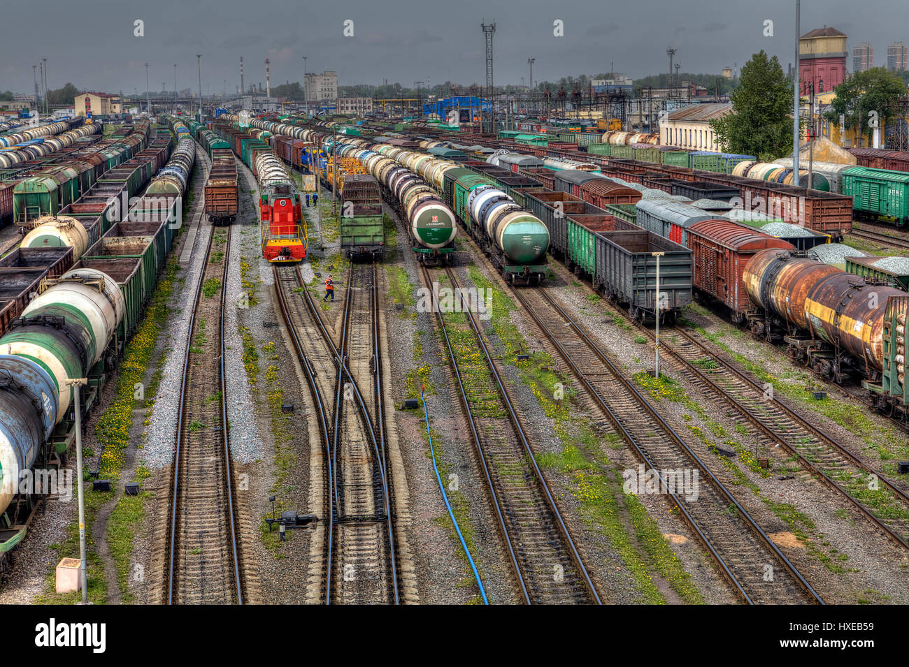 Saint-pétersbourg, Russie - le 22 mai 2015 : gare de marchandises du chemin de fer, de nombreux wagons de marchandises sont alignés dans la cour, classification énorme sont entreposés en attendant departur Banque D'Images
